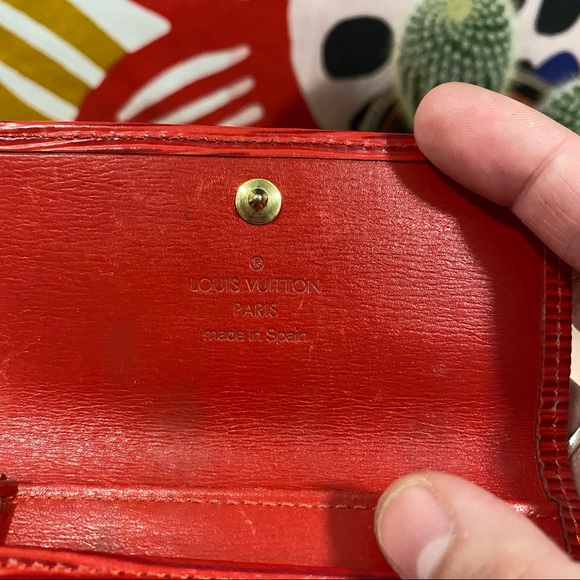 Louis Vuitton 6 Key Holder Epi Red - Picture 5 of 10